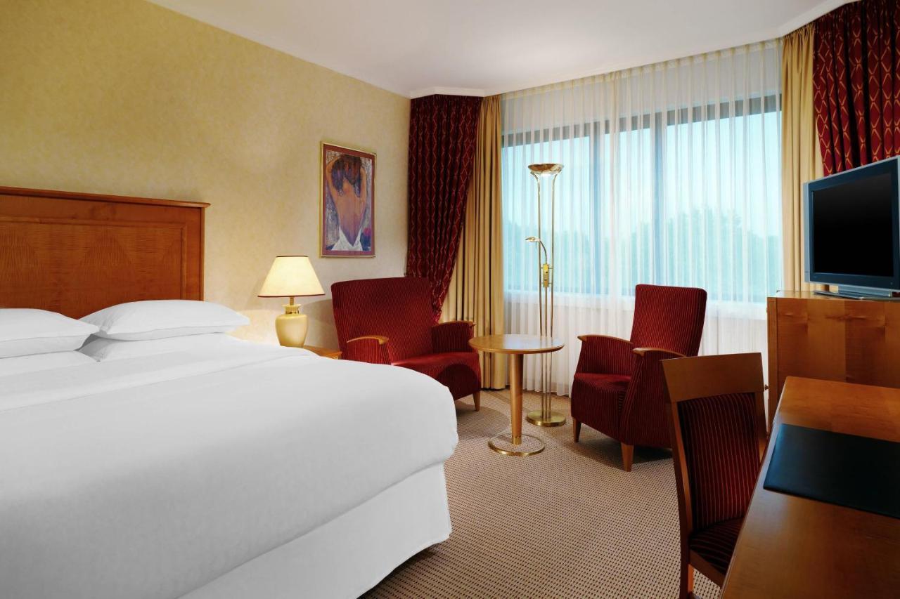 Sheraton Essen Hotel Bagian luar foto